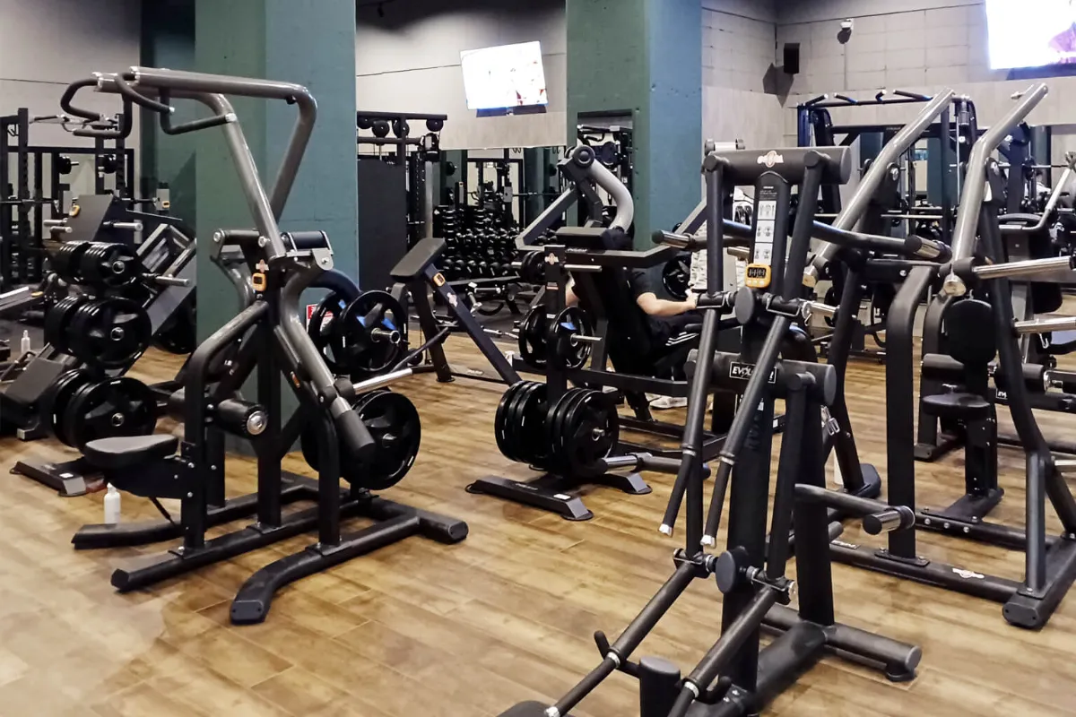 GLANZ GYM 24 八戸ノ里店 様 | 導入事例 | EVOLGEAR（エヴォルギア）
